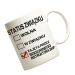 Kubek status związku: zajęta przez seksownego instruktora BHP