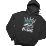 Bluza człowieka zdobi posiadanie passata