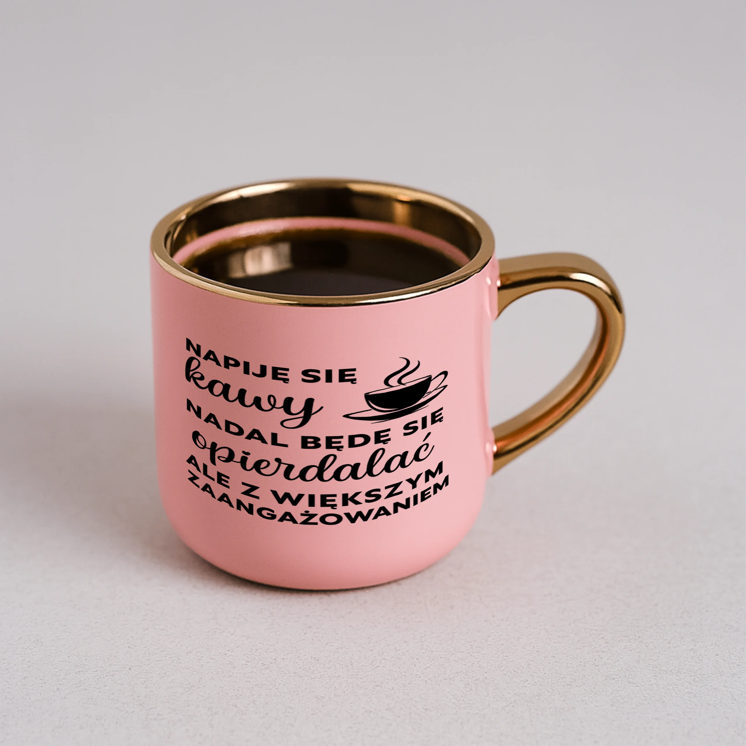 Kubek napiję się kawy nadal będę się opierdalać ale z większym zaangażowaniem - obrazek 4