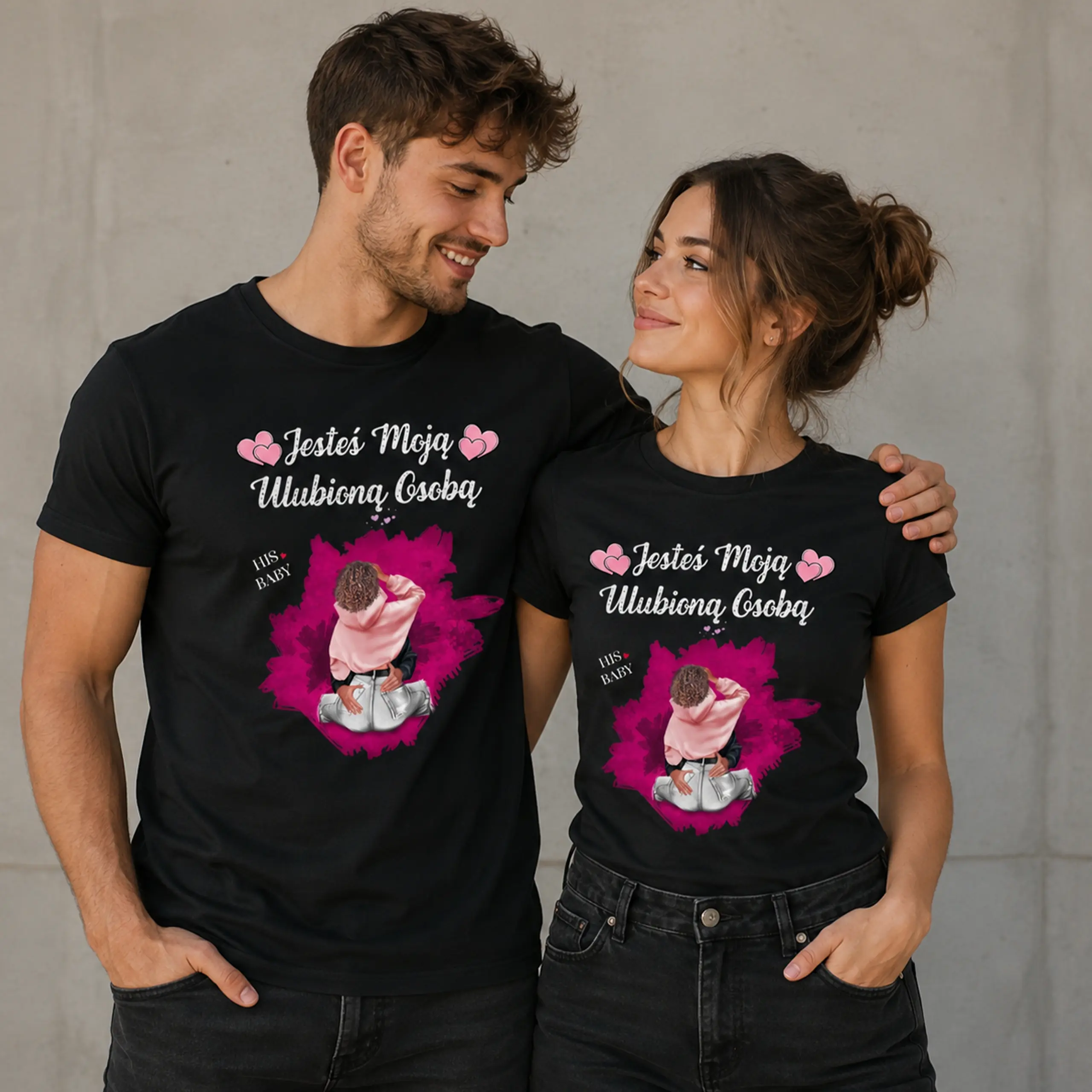 Koszulka z nadrukiem założona na osobie, prezent personalizowany z drukarni shirtme.pl