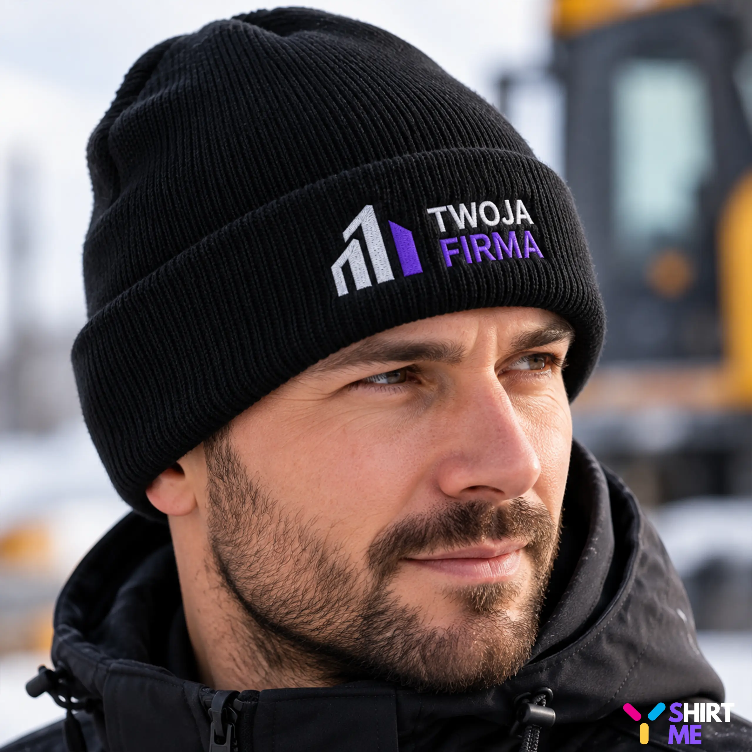 Czapka zimowa z akrylu z logo firmy wyszytym haftem na wywiniętym brzegu